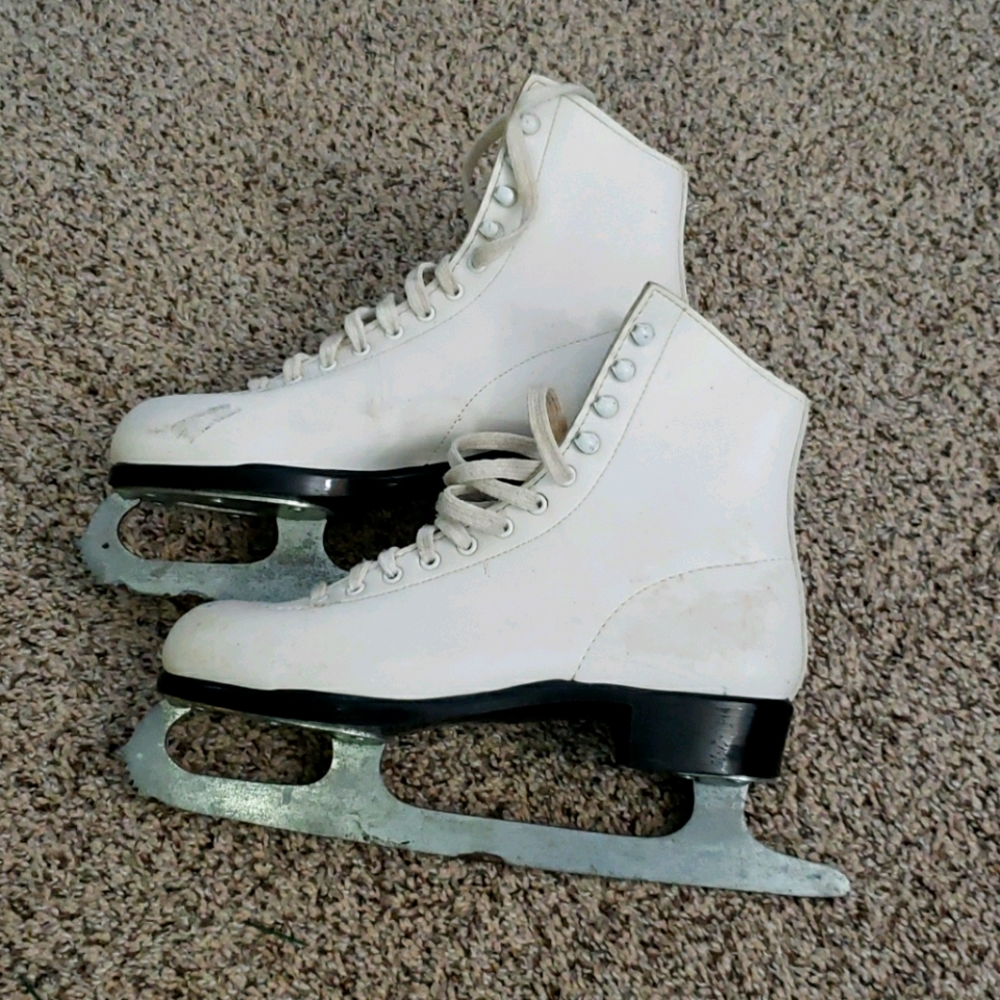Womens Figure Skates